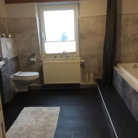 Uwe's Sporthütte Apartment *