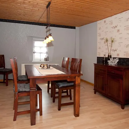 Uwe's Sporthuette Apartment Thale